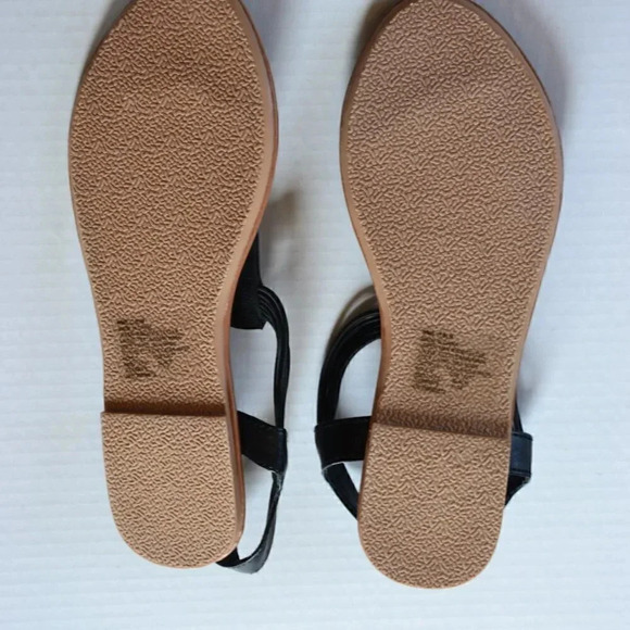 BNWOT Womens  Sandals - Picture 2 of 4